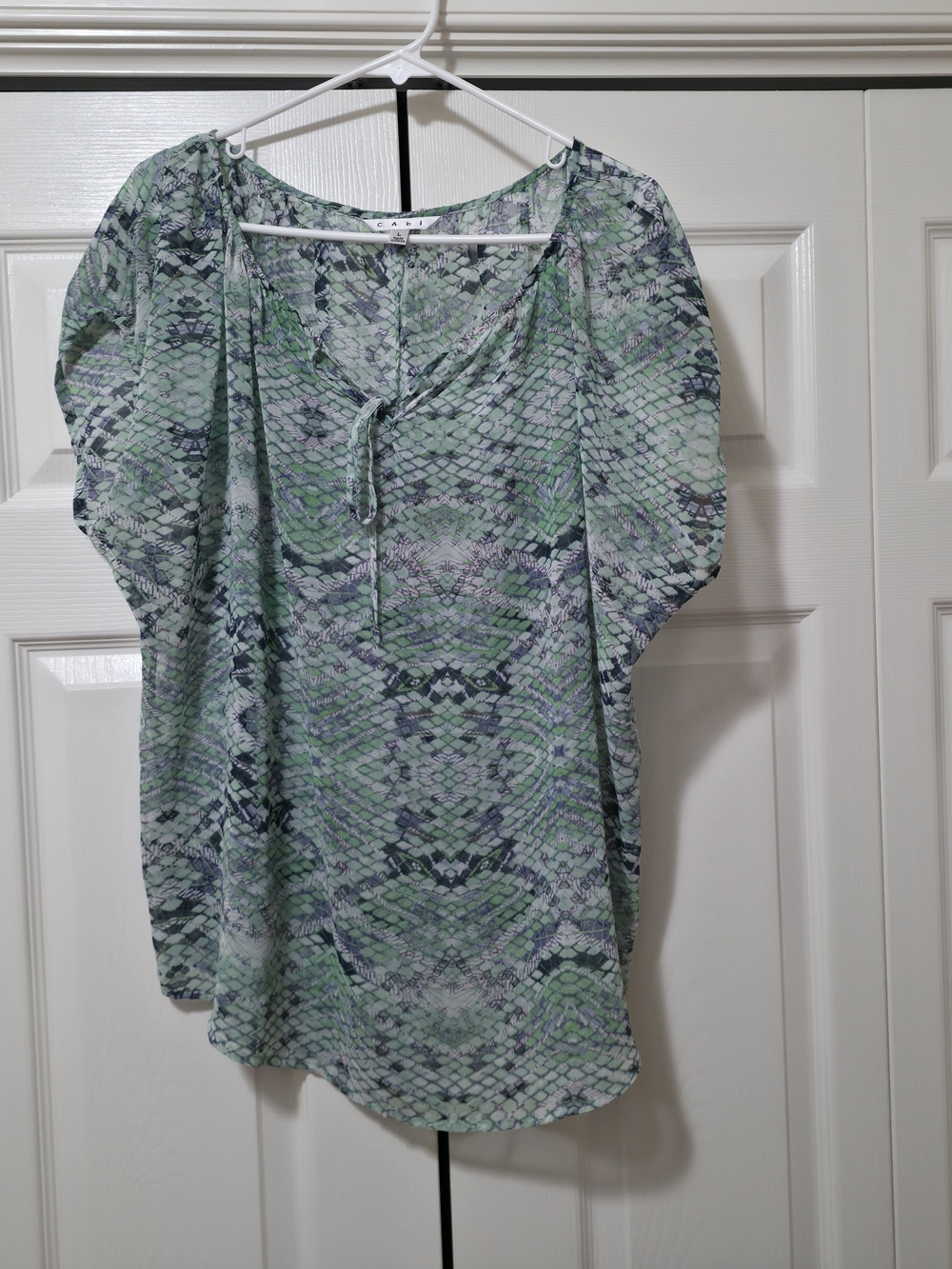 CAbi Green Printed Tie-Neck Blouse, Large